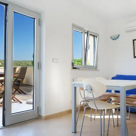 Rea Apartment *