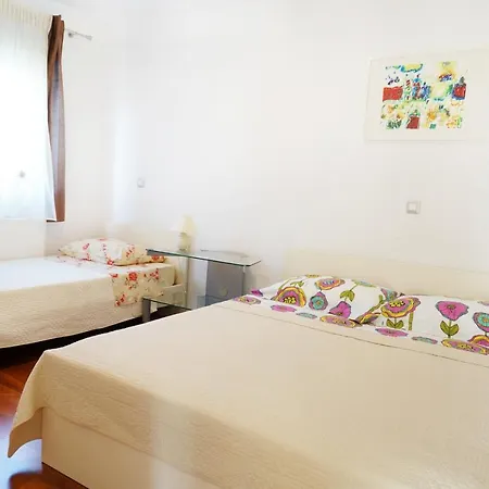 Rea Apartment *