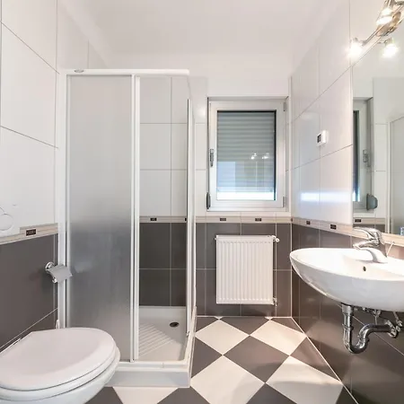 Apartment Rea *