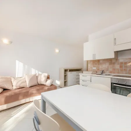 Rea Apartment *
